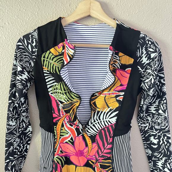 Maaji Ebony Zip front Waves surfer One-Piece Rashguard - Picture 6 of 7